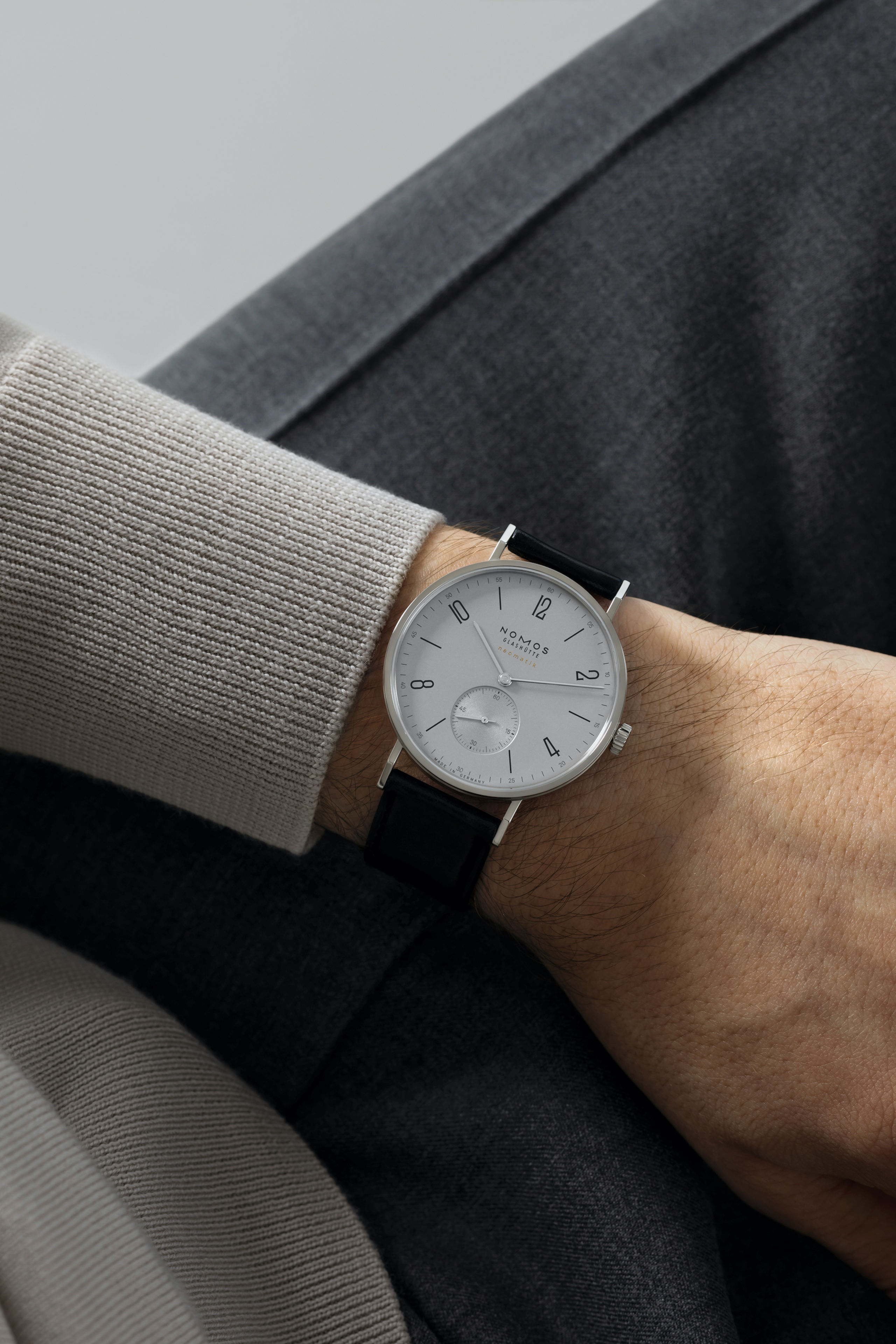 Men's watch / unisex  NOMOS GLASHÜTTE, Tangente Neomatik 39 Platinum Gray / 38.50mm, SKU: 144 | watchphilosophy.co.uk