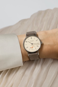 Ladies' watch  NOMOS GLASHÜTTE, Tangente 33 Champagne / 32.80mm, SKU: 150 | watchphilosophy.co.uk