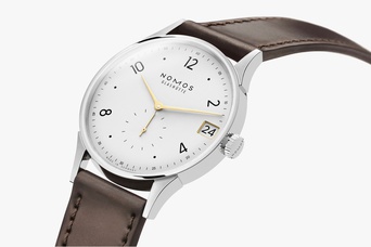 Men's watch / unisex  NOMOS GLASHÜTTE, Minimatik 39 Date Gold / 39.50mm, SKU: 1251 | watchphilosophy.co.uk