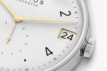 Men's watch / unisex  NOMOS GLASHÜTTE, Minimatik 39 Date Gold / 39.50mm, SKU: 1251 | watchphilosophy.co.uk