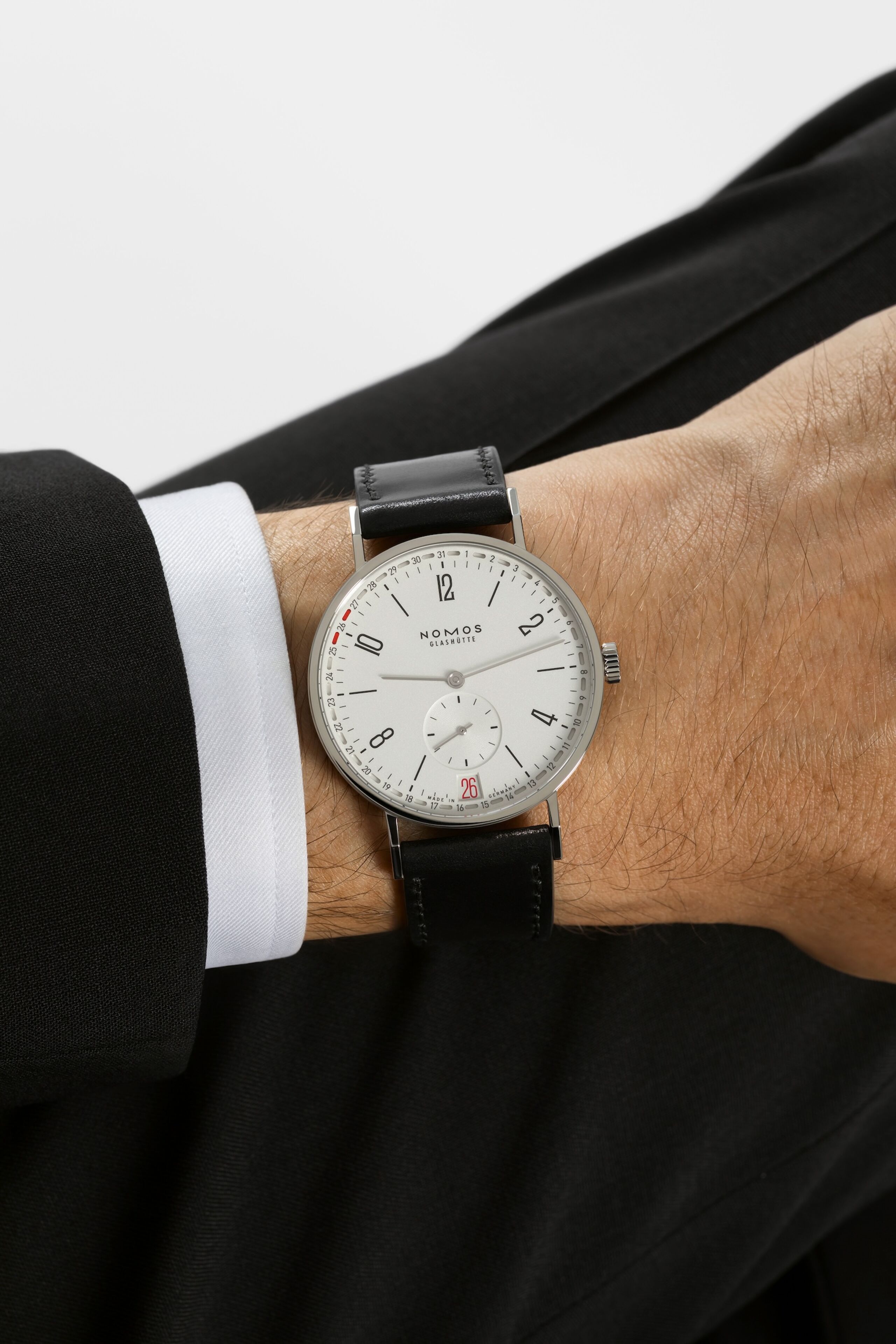 Men's watch / unisex  NOMOS GLASHÜTTE, Tangente 2Date / 37.50mm, SKU: 135 | watchphilosophy.co.uk