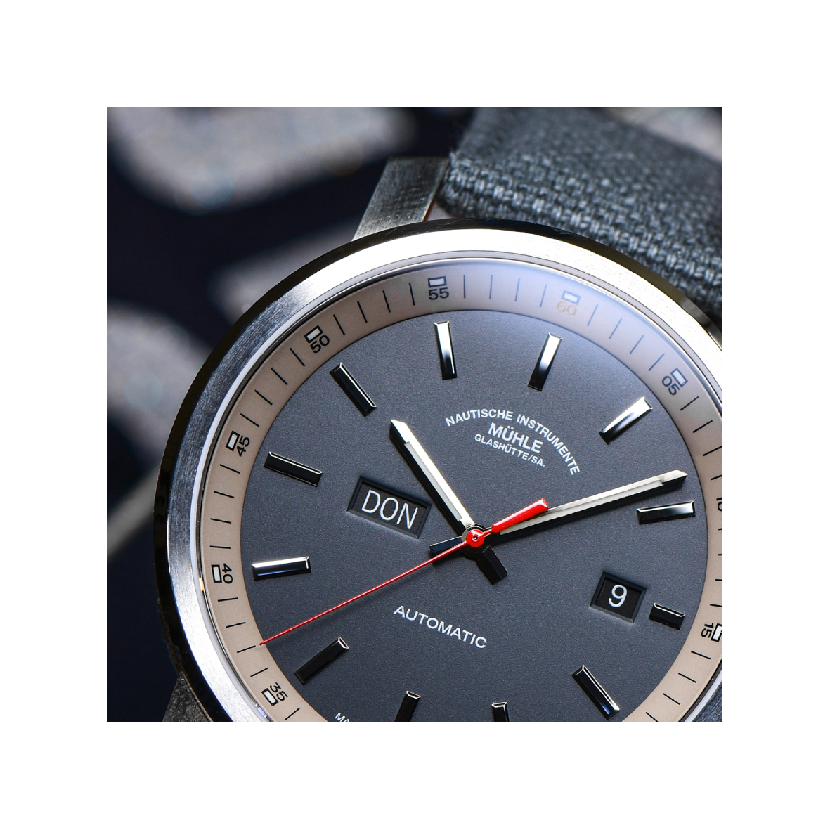 Men's watch / unisex  MÜHLE-GLASHÜTTE, 29ER Day/Date / 42.4 mm, SKU: M1-25-34-CB | watchphilosophy.co.uk