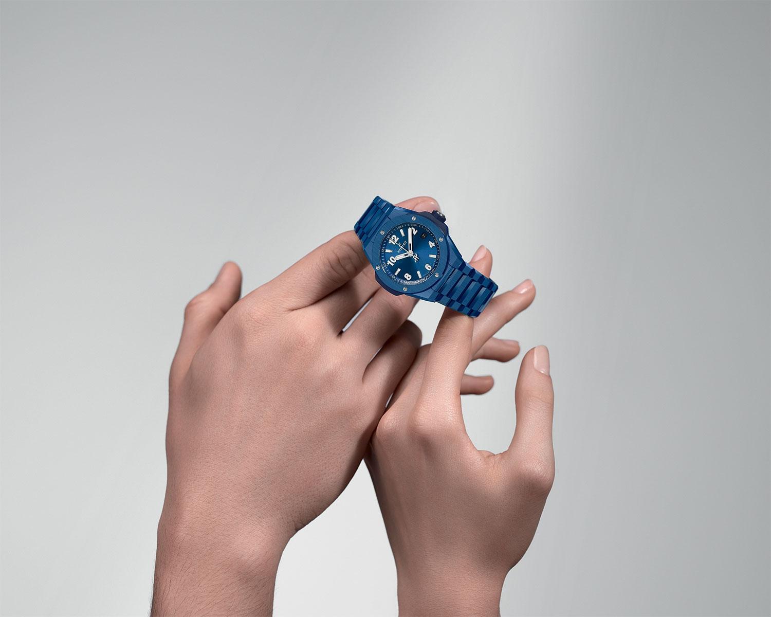 Men's watch / unisex  HUBLOT, Big Bang Integrated Time Only Blue Magic / 38mm, SKU: 457.EX.7170.EX | watchphilosophy.co.uk