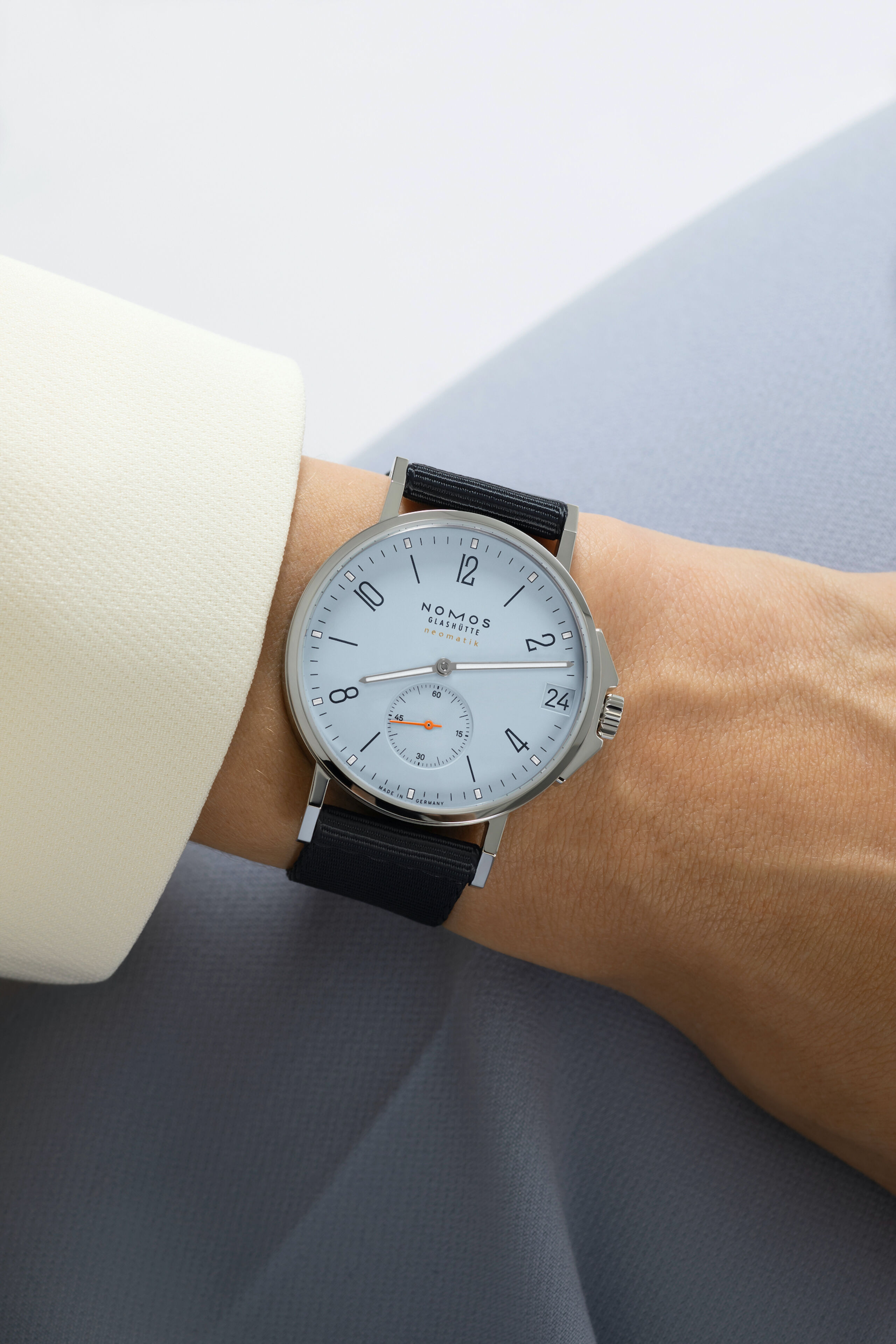 Men's watch / unisex  NOMOS GLASHÜTTE, Ahoi Neomatik 38 Date Sky / 38.5mm, SKU: 516 | watchphilosophy.co.uk