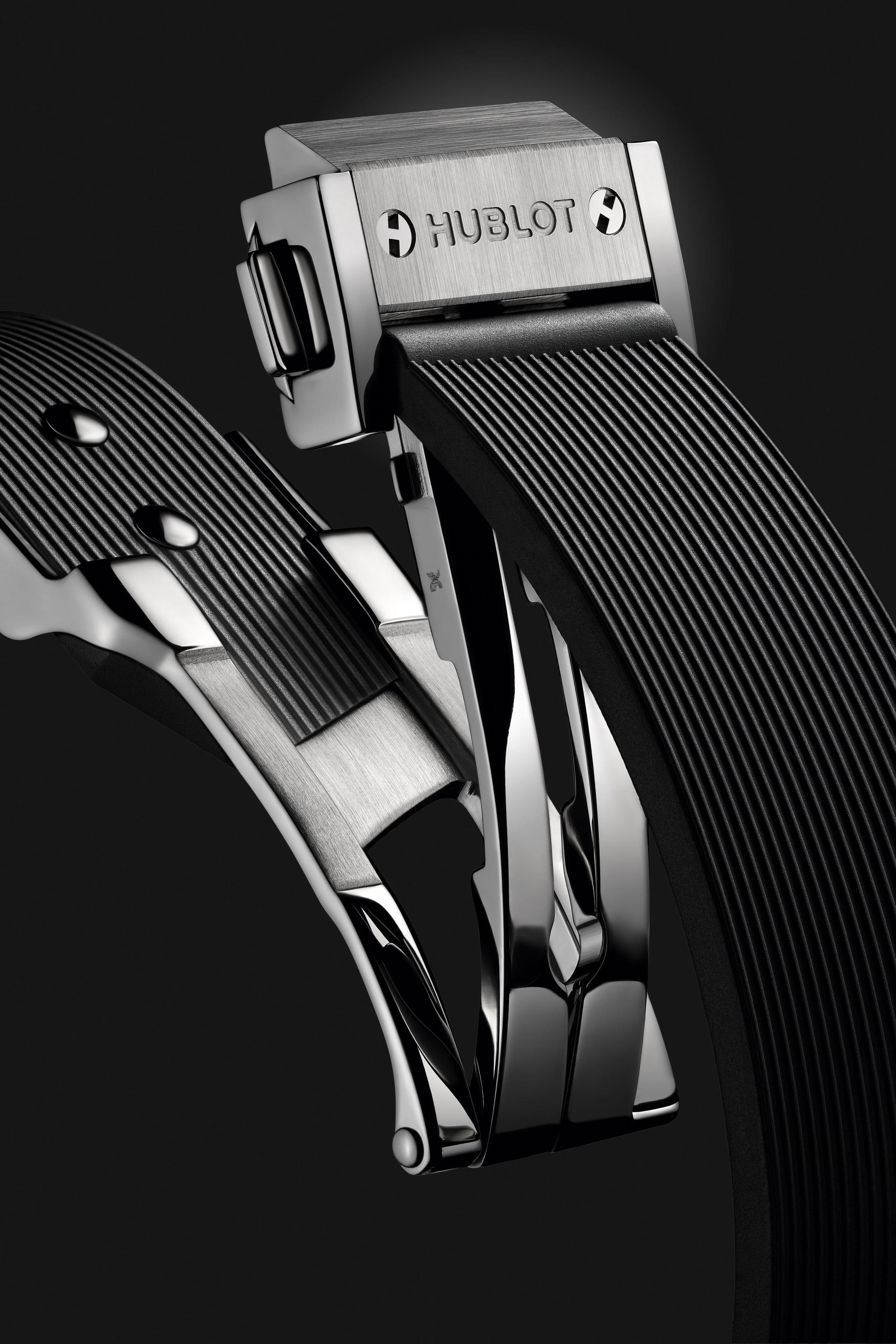 Ladies' watch  HUBLOT, Classic Fusion Titanium Diamonds / 33mm, SKU: 581.NX.1171.RX.1104 | watchphilosophy.co.uk