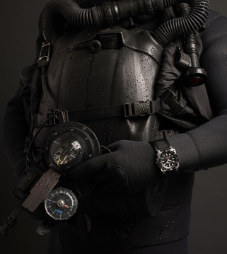 Men's watch / unisex  BELL & ROSS, BR 03-92 Diver / 42mm, SKU: BR0392-D-BL-ST/SRB | watchphilosophy.co.uk