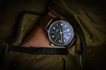 Men's watch / unisex  MÜHLE-GLASHÜTTE, Lunova Day/Date / 42.3mm, SKU: M1-43-26-LB | watchphilosophy.co.uk