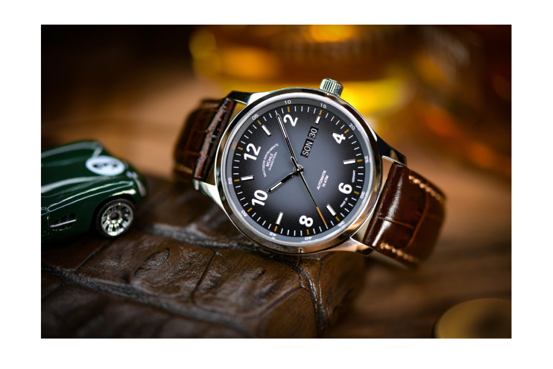 Men's watch / unisex  MÜHLE-GLASHÜTTE, Lunova Day/Date / 42.3mm, SKU: M1-43-26-LB | watchphilosophy.co.uk