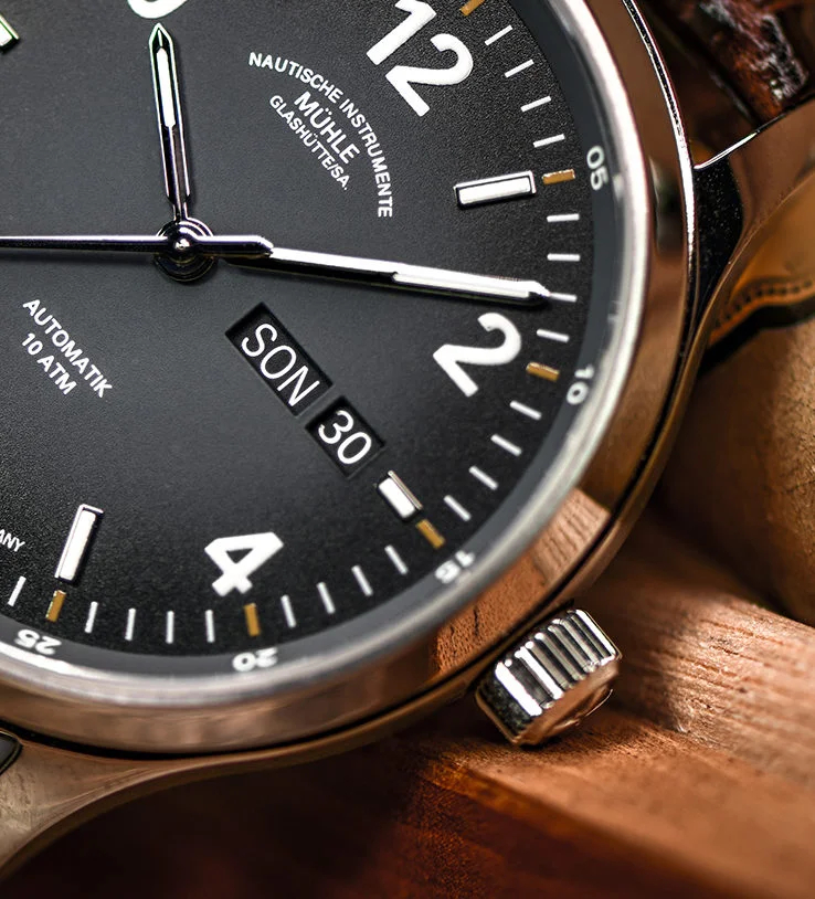 Men's watch / unisex  MÜHLE-GLASHÜTTE, Lunova Day/Date / 42.3mm, SKU: M1-43-26-LB-II | watchphilosophy.co.uk