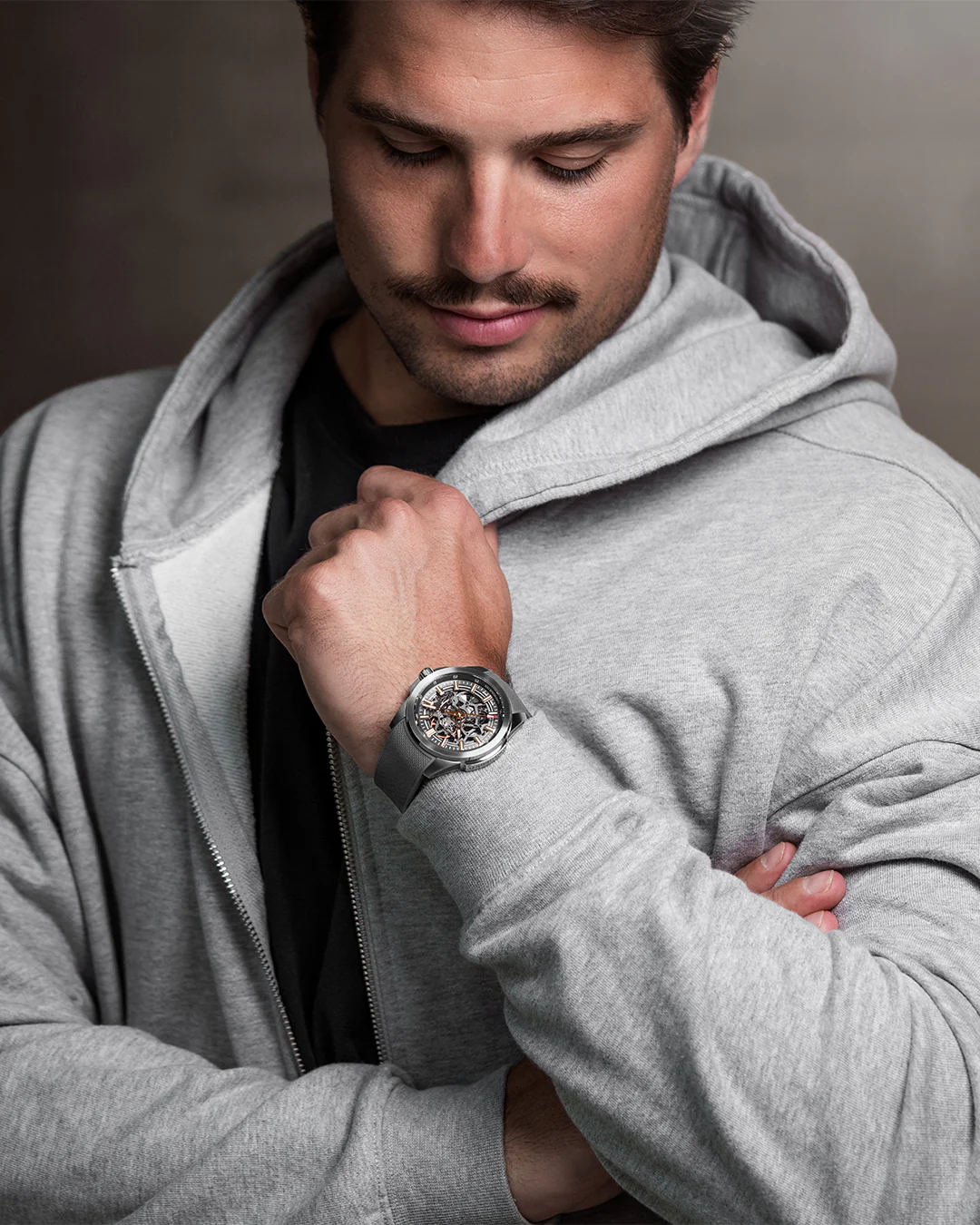 Men's watch / unisex  NORQAIN, Independence Skeleton / 42mm, SKU: N3000.07S02.G01.R01 | watchphilosophy.co.uk