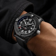 Men's watch / unisex  BREITLING, Avenger Automatic 42 Night Mission / 42mm, SKU: S17328101B1X1 | watchphilosophy.co.uk