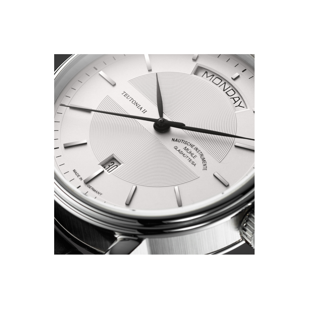 Men's watch / unisex  MÜHLE-GLASHÜTTE, Teutonia II Day/Date / 41 mm, SKU: M1-33-65-MB | watchphilosophy.co.uk